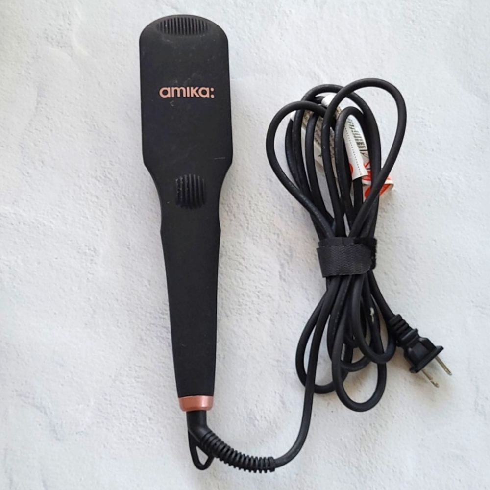 Amika Straightening Brush